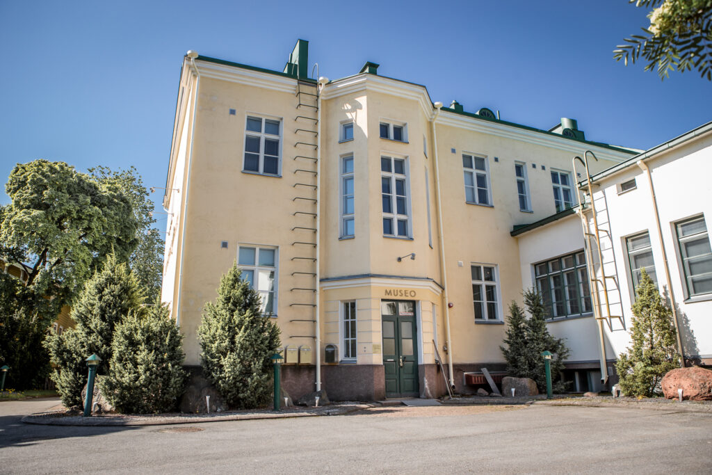 Arkin sisäänkäynti. Kuva Mikael Leppäniemi.